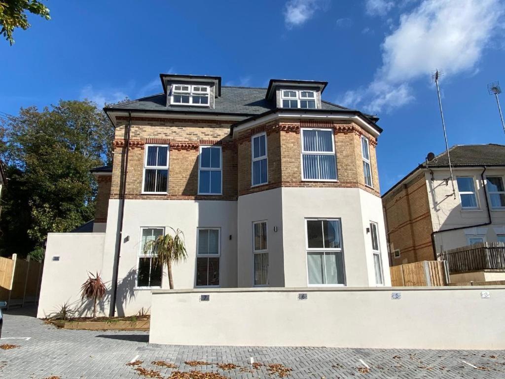 Bright, Vibrant New 1 Bedroom Town Centre Parking Bournemouth Exteriör bild