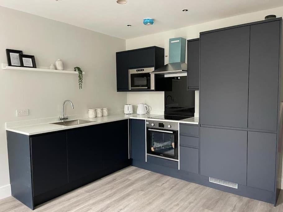 Bright, Vibrant New 1 Bedroom Town Centre Parking Bournemouth Exteriör bild