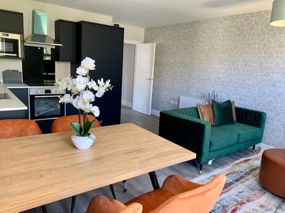 Bright, Vibrant New 1 Bedroom Town Centre Parking Bournemouth Exteriör bild